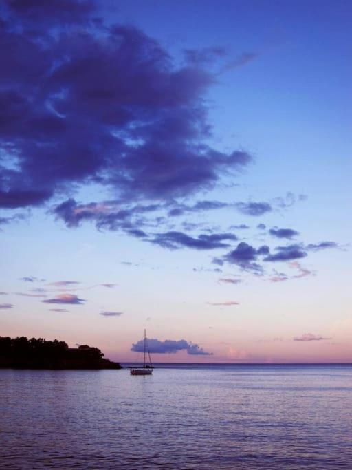 Lenico Beachfront Suites Agia Pelagia  Bagian luar foto