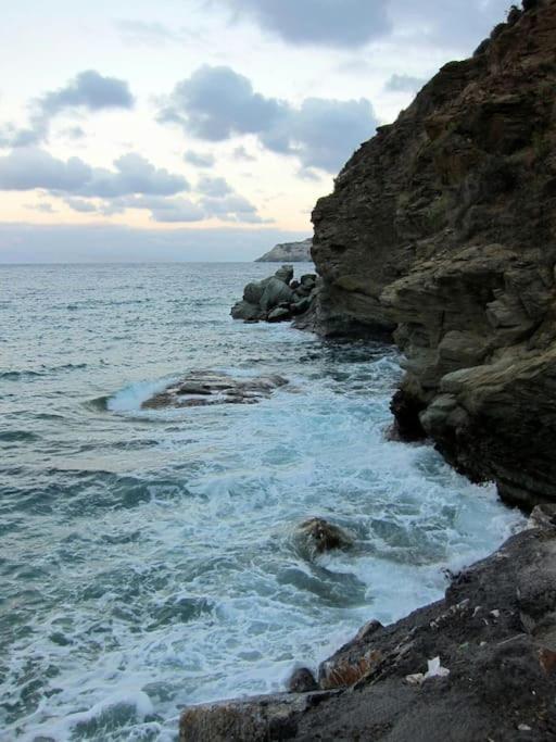 Lenico Beachfront Suites Agia Pelagia  Bagian luar foto