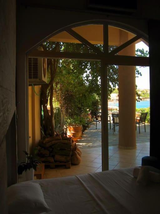 Lenico Beachfront Suites Agia Pelagia  Bagian luar foto